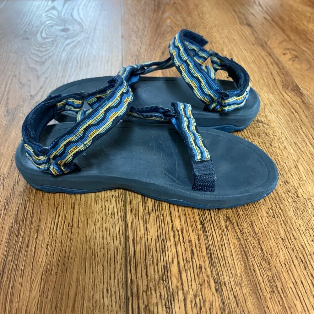 Teva Youth Hurricane XLT 2 Sandal Kishi Dark Blue Size 3 Adjustable straps